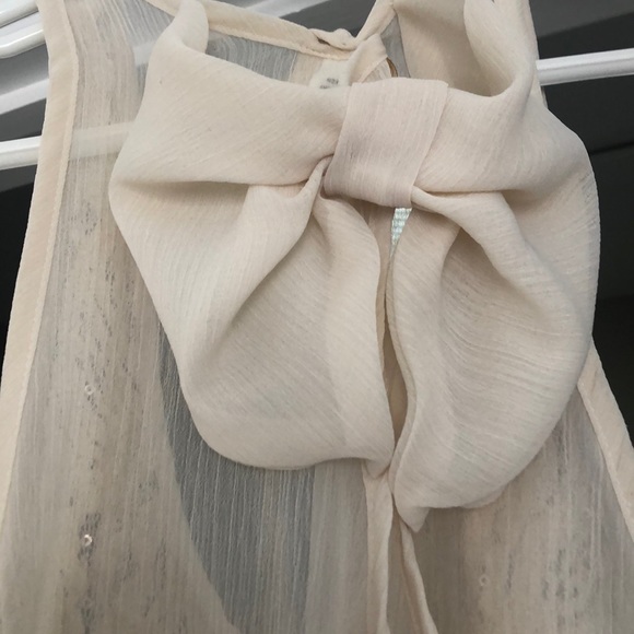 Daytrip gold sparkly tank top with bow on the back - Picture 2 of 2